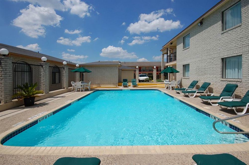 Super 8 By Wyndham San Antonio At I-10 Motel Exterior foto